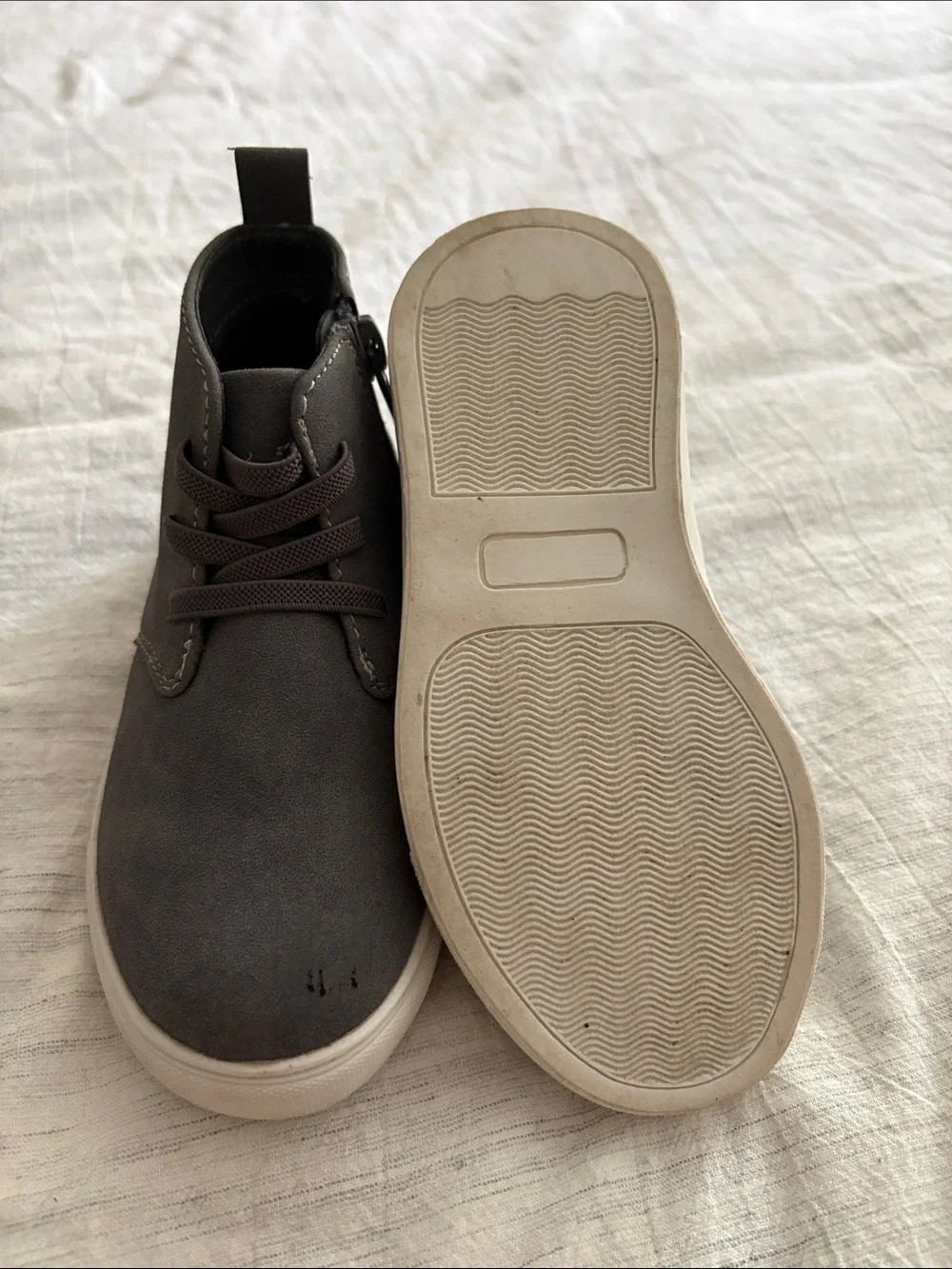 Nordstrom Men's Grey Chukka Boots with White Sole